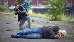 Alarm für Cobra 11: Markus Hofer will Jenny Dorn ermorden Alex Brandt (Vinzenz Kiefer) und Markus Hofer (Jophi Ries)