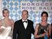 Tapfere Caroline: Alleine zum Rosenball