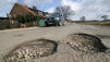 Schlaglochkult in Th&uuml;ringer Dorf
