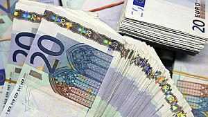 Euro-Krise: So retten Sie Ihr Geld! Euro-Geldscheine