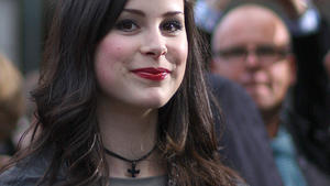 Sag es wie Lena Lena begeistert die Massen