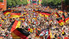 Deutschland jubelt Schwarz-Rot-Gold