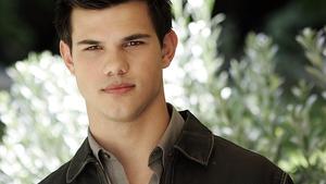 Lautner verliebt in Lily Collins?