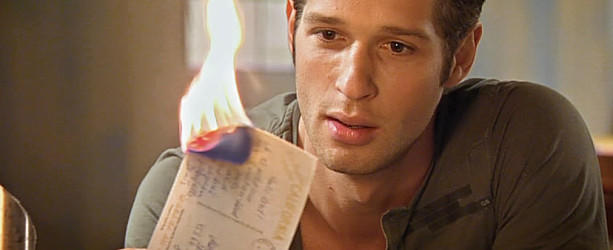 Deniz spielt mit dem Feuer