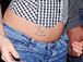 Amy Winehouse: Baby- oder Bierbauch?