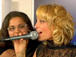 Nicole Richie singt Karaoke im Kaufhaus