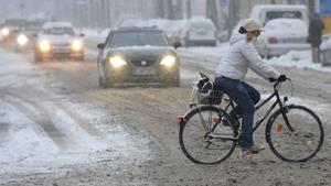 Radfahren bei Schnee und Eis Rad fahren: Sind Winterreifen Pflicht?
