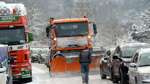 Ihre Rechte und Pflichten bei Schnee und Eis Wer zahlt, wenn Sie sich auf dem Eis verletzen?