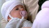 Heidi gibt ihr Baby Rebecca und Rufus