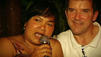 Josef und Narumol beim Karaoke