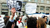 Guttenberg-Demos zwischen Spott und Beifall