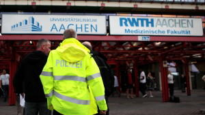 Klinikum Aachen: Falscher Geisel-Alarm Im Klinikum Aachen gab es eine Bombendrohung. Berichte über eine Geiselnahme haben sich nicht bestätigt.
