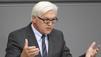 Steinmeier schie&szlig;t gegen Merkel und FDP