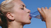 Mineralwasser: Keime, Pestizide und Uran