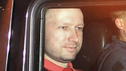 Hat Breivik selbst die Polizei gerufen?