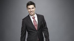 Der aufmerksame Psychologe: John Francis Daley spielt Dr. Lance Sweets Der Psychologe: Dr. Lance Sweets, gespielt von John Francis Daley