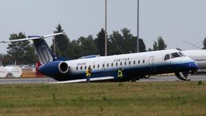 Flugzeug kommt in Ottwa von Landebahn ab: Keine Verletzten Flugzeug rutscht in Ottawa von Landabahn
