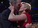 Kate Winslet k&uuml;sst Hugh Laurie