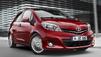 Toyota Yaris: Erwachsener J&uuml;ngling mit Falten