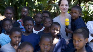 "RTL – Wir helfen Kindern“-Patin Natalia Wörner "RTL – Wir helfen Kindern“ 2011: Projekt-Patin Natalia Wörner