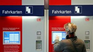 So stecken Sie die Preiserhöhung der Bahn ganz locker weg Die Bahn erhöht die Preise für Fahrkarten.