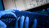 Hacker deckt Paar mit Geschenken ein