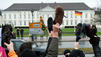 "Shoe for you, Mr. President": Demonstration gegen Wulff