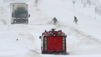 Schneechaos isoliert immer mehr Orte