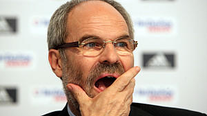Bayer-Bosse attackieren Ballack - "Michael nur das Bauernopfer" Wolfgang Holzhäuser