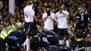 Spielabbruch im FA-Cup: Bolton-Spieler kollabiert