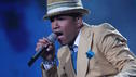 Jesse gibt "She Doesn't Mind" zum Besten