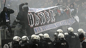 Die Prügelknaben der Nation Polizei und Gewalt