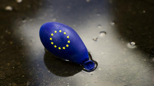 Nach den Wahlen: Die Sorgen um den Euro wachsen Nach den Wahlen: Die Sorgen um den Euro wachsen