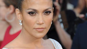 J.Lo über Schwangerschaft: "Es hat drei Jahre gedauert" Jennifer Lopez denkt über Adoption nach.