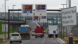Flughafen-Fiasko: Eröffnung erst im März 2013 Flughafen-Fiasko: Eröffnung erst im März 2013