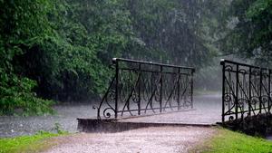 Regenfront bringt mächtig viel Wasser Regen im Anmarsch