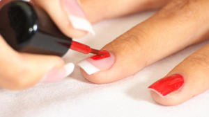 Nagellack-Haltbarkeit: Nagellacke im Test Nagellack im Test Stiftung Warentest 2012