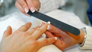 Was die Fingernägel über Ihre Gesundheit verraten