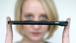 Smartphone-Stress: So schalten Sie richtig ab Fußfessel der Angestellten oder nützlich: Das Smartphone.