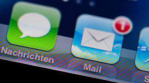 Handy-Sucht: Können Sie noch ohne? Dank der Smartphones sind wir rund um die Uhr erreichbar. Aber viele Menschen fühlen sich dadurch gestresst.