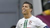 Ronaldo schie&szlig;t gegen Messi