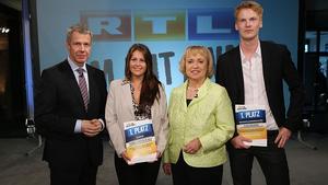 RTL Com.mit Award für Integration: Berliner Schülerin gewinnt Peter Kloeppel bei der Preisverleihung des RTL Com.mit Awards.
