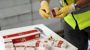 Souvenirs: So lauten die Zollbestimmungen! Zigaretten, Zoll