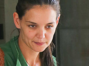 Haben Katie Holmes und Tom Cruise eine Ehekrise? Katie Holmes sieht müde und mitgenommen aus. Ist ihre Ehe in der Krise?