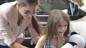 Tom Cruise & Katie Holmes einig: Suri bleibt bei ihrer Mutter Tom Cruise und Katie Holmes sind sich einig: Suri kommt zu Katie