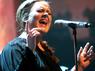 Adele glänzt bei den Brit Awards mit 'Someone like you'.