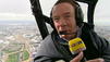 Vor dem Flugverbot: Ulrich Klose im Helikopter &uuml;ber London