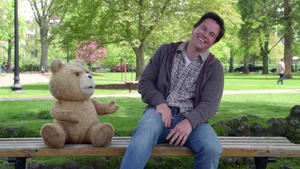Mark Wahlbergs versautes Bärchen: 'Ted' - Filmkritik 'Ted': Mark Wahlberg als dauerbekiffter Loser.