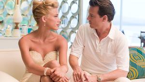 Kurzweilig, amüsant und besinnlich: Johnny Depp in ‚The Rum Diary‘ Amber Heard und Johnny Depp in 'The Rum Diary'