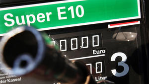 Wegen Getreideknappheit: Greenpeace fordert sofortiges E10-Verbot E10, Biosprit, Benzin, Greenpeace